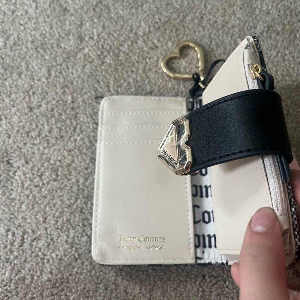 Juicy Couture Wallet - Picture 8 of 10
